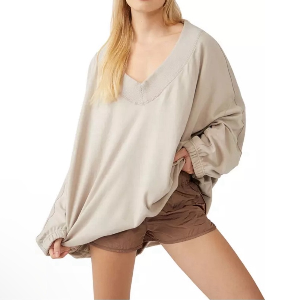 NWOT Free People Movement Key Player Layer, Doe, Size Medium